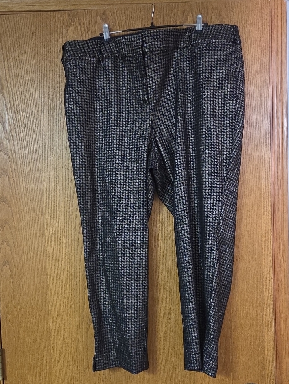 Women's Patterned Dress Pants - Black/Gold Houndstooth